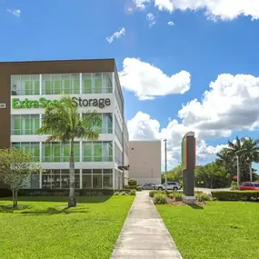Alternate Beauty Image - Extra Space Storage at 5600 S University Dr, Davie, FL 33328