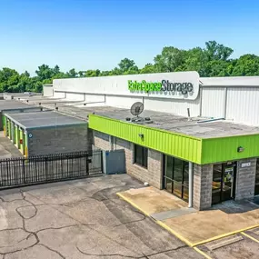 Alternate Beauty Image - Extra Space Storage at 4961 Covington Way, Memphis, TN 38128