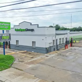 Beauty Image - Extra Space Storage at 601 Whitney Ave, Gretna, LA 70056