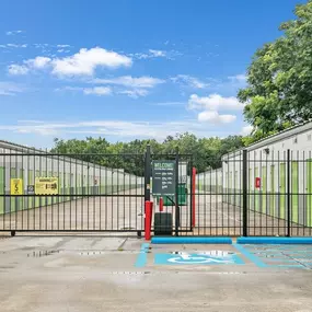 Interior Units - Extra Space Storage at 601 Whitney Ave, Gretna, LA 70056