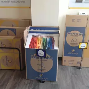 3873_Moving Boxes