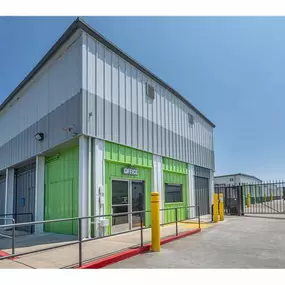 Beauty Image - Extra Space Storage at 2201 Clement Ave, Alameda, CA 94501