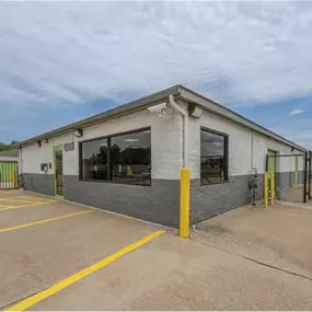 Alternate Beauty Image - Extra Space Storage at 5935 Heisley Rd, Mentor, OH 44060