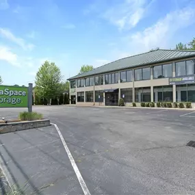 Beauty Image - Extra Space Storage at 1185 Tiogue Ave, Coventry, RI 02816