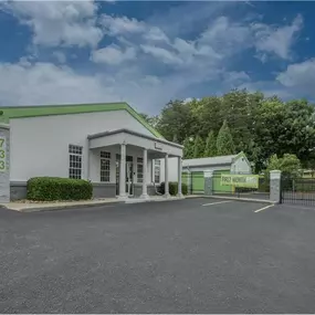 Beauty Image - Extra Space Storage at 733 10th Ave SE, Hickory, NC 28602