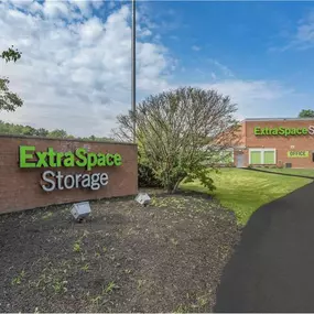 Alternate Beauty Image - Extra Space Storage at 2 Douglas St, Bloomfield, CT 06002