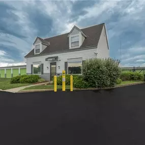 Beauty Image - Extra Space Storage at 525 W 35th St, Covington, KY 41015