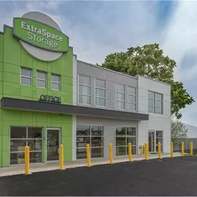 Beauty Image - Extra Space Storage at 361 W NY-59, Nanuet, NY 10954