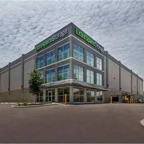 Beauty Image - Extra Space Storage at 1830 E State Road 60, Valrico, FL 33594