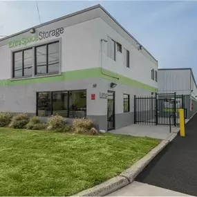 Beauty Image - Extra Space Storage at 69 Mallory Ave, Jersey City, NJ 07304