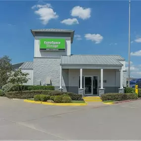 Beauty Image - Extra Space Storage at 1975 W Northwest Hwy, Dallas, TX 75220