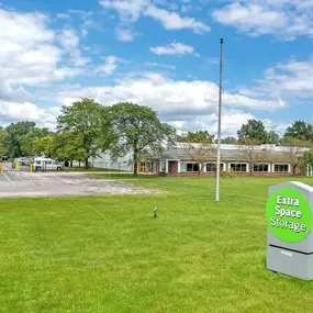 Beauty Image - Extra Space Storage at 17000 W Rogers Dr, New Berlin, WI 53151