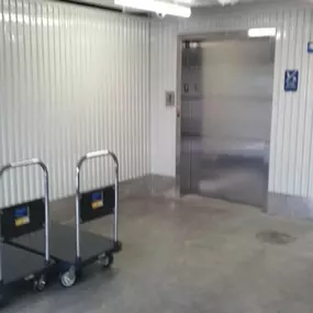3618_Moving Carts
