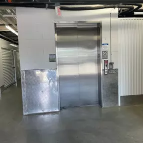 3882_Elevator