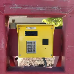 3525_Gate