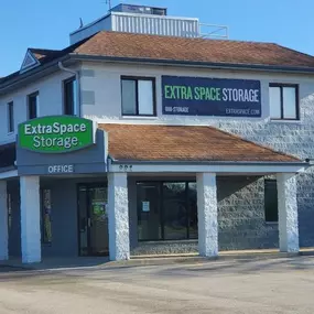 Beauty Image - Extra Space Storage at 991 Milwaukee Ave, Deerfield, IL 60015