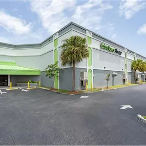 Alternate Beauty Image - Extra Space Storage at 4950 N Dixie Hwy, Oakland Park, FL 33334