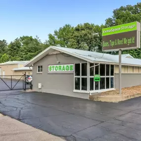 Beauty Image - Extra Space Storage at 3425 New Hartford Rd, Owensboro, KY 42303