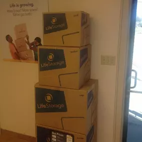 3142_Moving Boxes