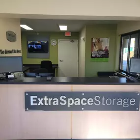 Office - Extra Space Storage at 49215 Van Dyke Ave, Shelby Township, MI 48317