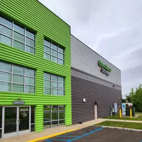 Beauty Image - Extra Space Storage at 1007 Jersey Ave, New Brunswick, NJ 08901