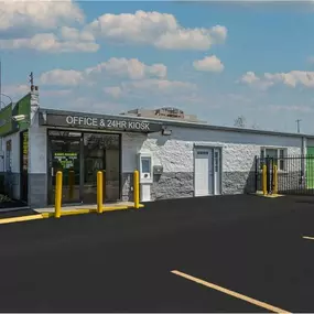 Beauty Image - Extra Space Storage at 3450 Parkway Ln, Hilliard, OH 43026