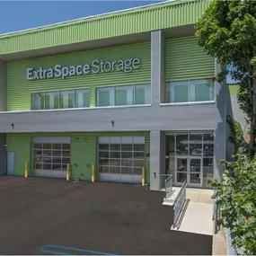 Beauty Image - Extra Space Storage at 1150 Broadway, Hewlett, NY 11557