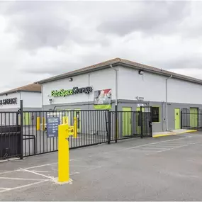 Beauty Image - Extra Space Storage at 14518 Lee Rd, Chantilly, VA 20151