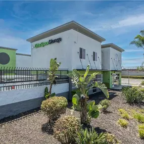 Beauty Image - Extra Space Storage at 17510 S Figueroa St, Gardena, CA 90248