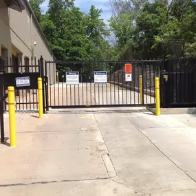 Gate