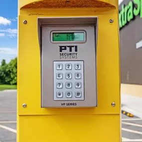 7715 - Keypad