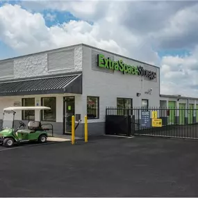 Beauty Image - Extra Space Storage at 6821 Eastern Ave, Baltimore, MD 21224