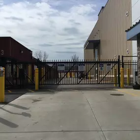 Gate