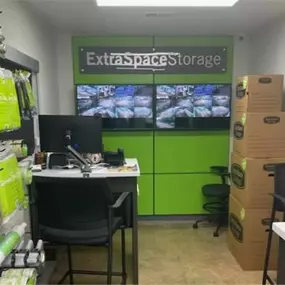 Security Screens - Extra Space Storage at 2699 Union Ave Extd, Memphis, TN 38112