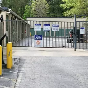 3106_Gate