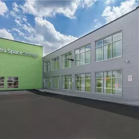 Beauty Image - Extra Space Storage at 1 Herricks Rd, Garden City Park, NY 11040