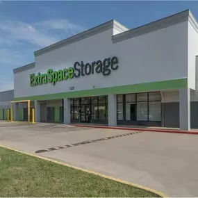 Beauty Image - Extra Space Storage at 5010 E 21st St N, Wichita, KS 67208