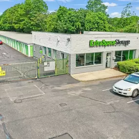 Beauty Image - Extra Space Storage at 970 Waverly Ave, Holtsville, NY 11742