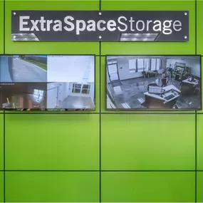 Security Screens - Extra Space Storage at 160 W Industrial Dr, Elmhurst, IL 60126
