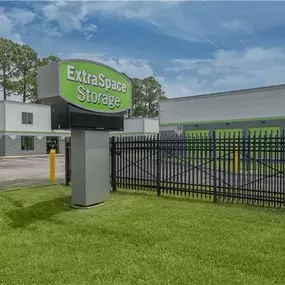 Beauty Image - Extra Space Storage at 1141 W Pembroke Ave, Hampton, VA 23661
