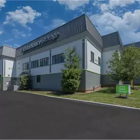 Beauty Image - Extra Space Storage at 2035 US-22 W, Union, NJ 07083