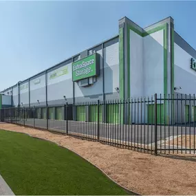 Alternate Beauty Image - Extra Space Storage at 5825 Santa Monica Blvd, Los Angeles, CA 90038