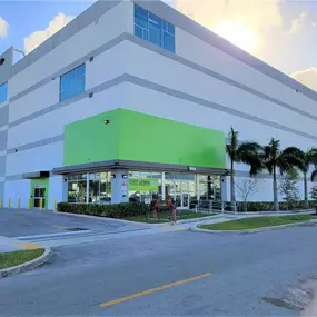 Beauty Image - Extra Space Storage at 812 NW 1st St, Fort Lauderdale, FL 33311