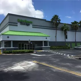 Beauty Image - Extra Space Storage at 5201 NW 31st Ave, Fort Lauderdale, FL 33309