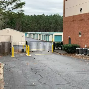 3690_Gate