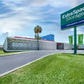 Beauty Image - Extra Space Storage at 5330 Jefferson Hwy, Elmwood, LA 70123