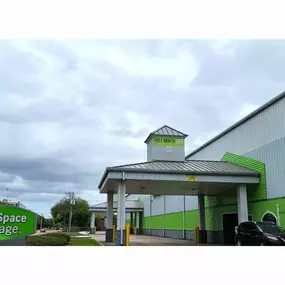 Beauty Image - Extra Space Storage at 15800 Space Center Blvd, Houston, TX 77062