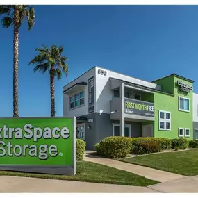 Beauty Image - Extra Space Storage at 550 Central Ave, Lake Elsinore, CA 92530