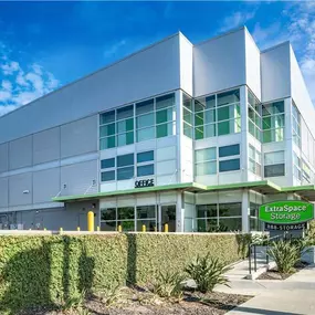Beauty Image - Extra Space Storage at 6033 S Central Ave, Los Angeles, CA 90001