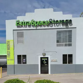 Beauty Image - Extra Space Storage at 4801 San Mateo Blvd NE, Albuquerque, NM 87109